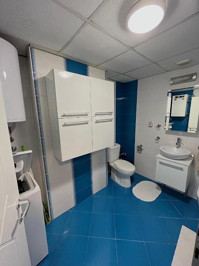 Exclusive In Σκόπια